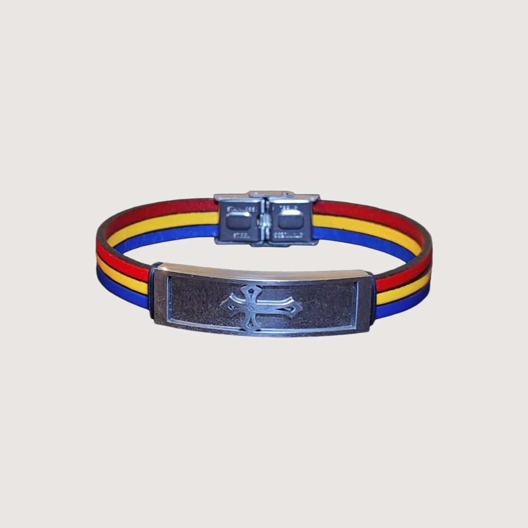 Brățară piele tricolor cu accesorii din inox