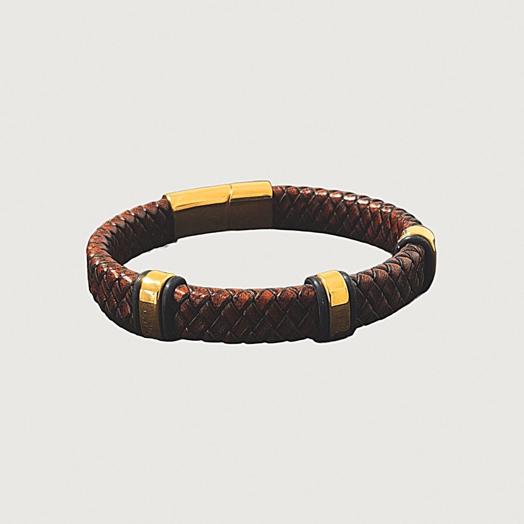 Brățară piele maro împletită cu accesorii inox auriu