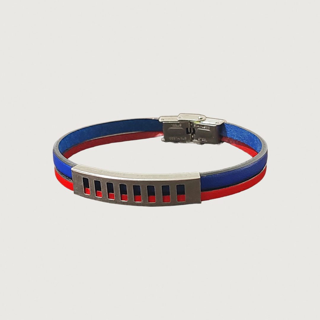 Brățară piele roșie și albastră cu accesorii din inox