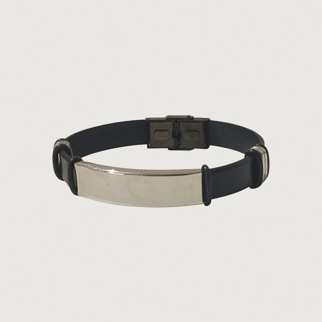 Brățară piele neagră cu accesorii din inox