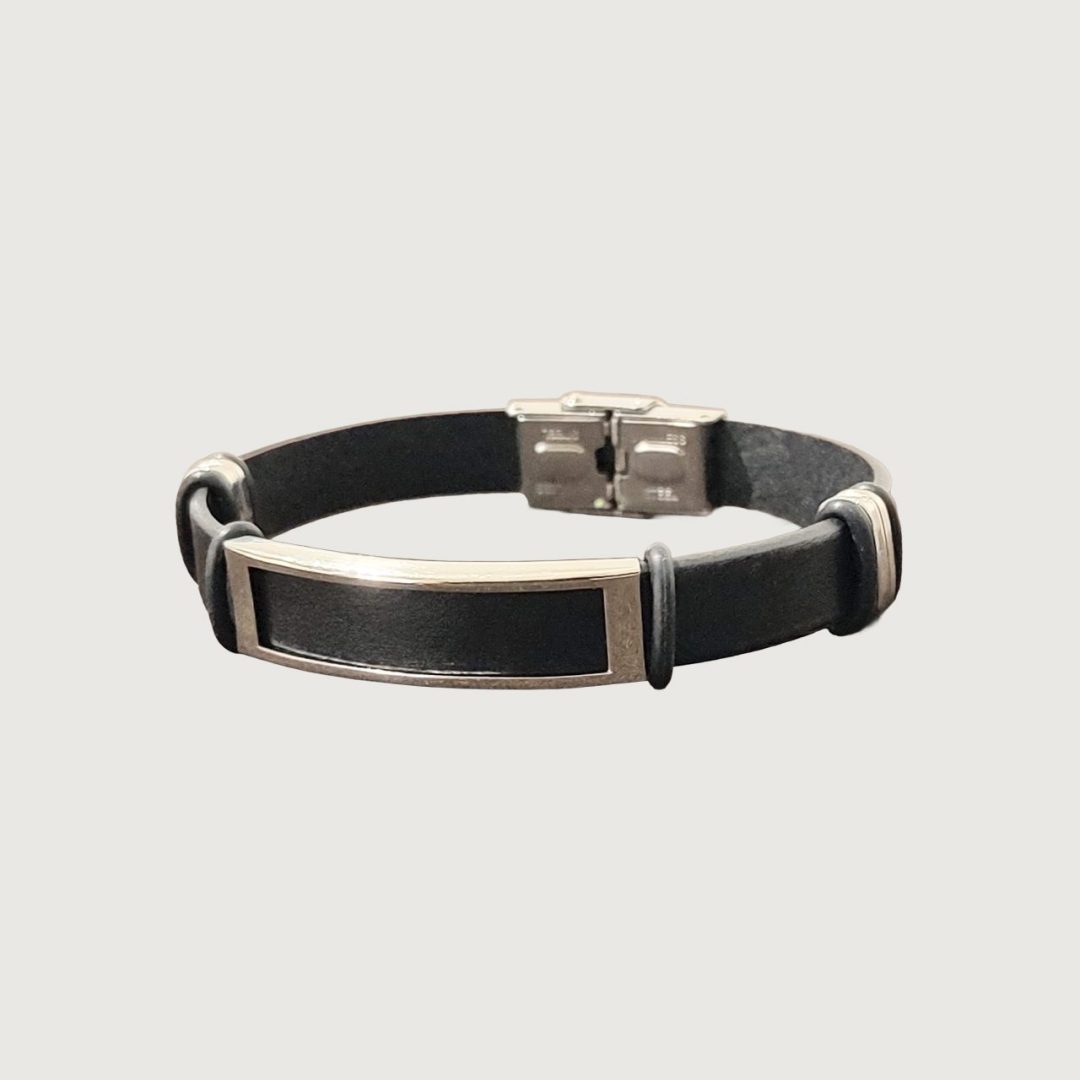Brățară piele neagră cu accesorii din inox