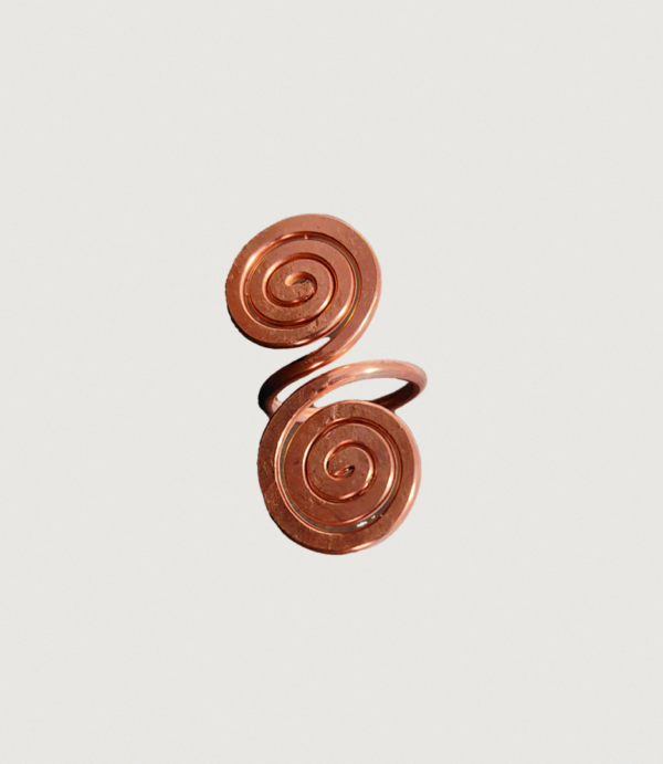 Inel din cupru cu design spiralat